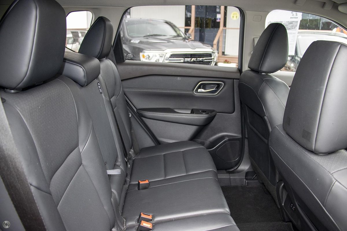 2024 Nissan X-TRAIL ST-L T33
