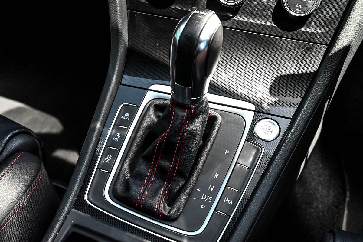 2015 Volkswagen Golf GTI 7