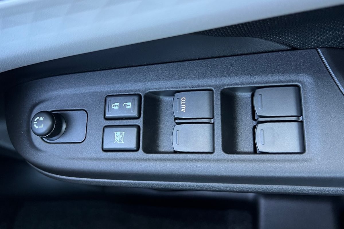 2024 Suzuki Swift Hybrid UZ