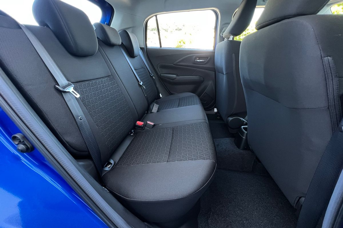 2024 Suzuki Swift Hybrid UZ