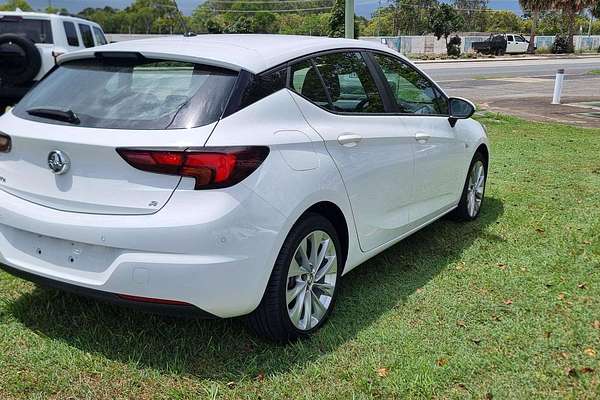 2018 Holden Astra R+ BK