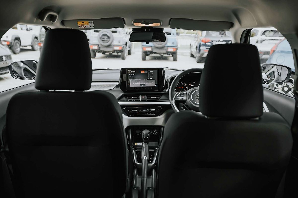 2024 Suzuki Swift Hybrid GLX UZ