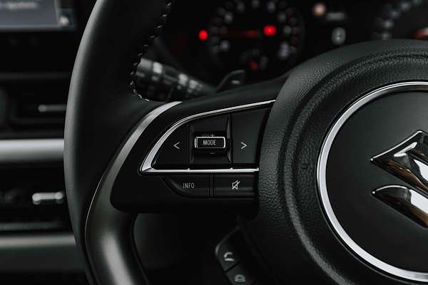 2024 Suzuki Swift Hybrid GLX UZ