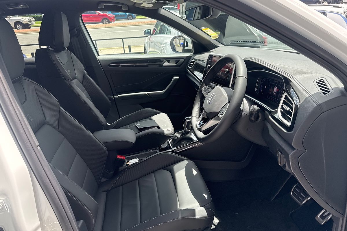 2024 Volkswagen T-Roc 140TSI R-Line D11
