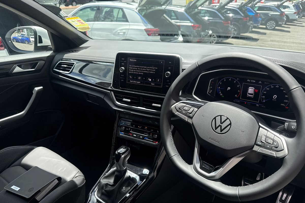 2024 Volkswagen T-Roc 140TSI R-Line D11