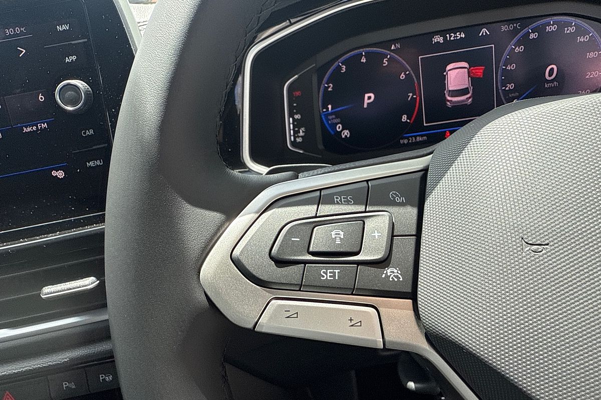 2024 Volkswagen T-Roc 140TSI R-Line D11