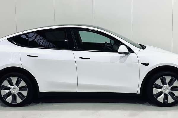 2023 Tesla Model Y Rear-Wheel Drive