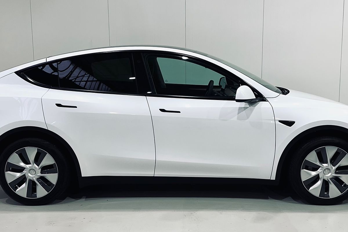2023 Tesla Model Y Rear-Wheel Drive