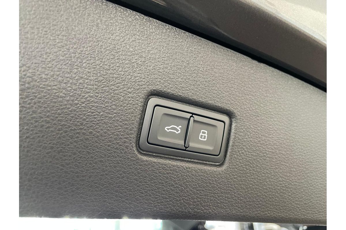 2024 Audi Q5 45 TFSI S Line FY
