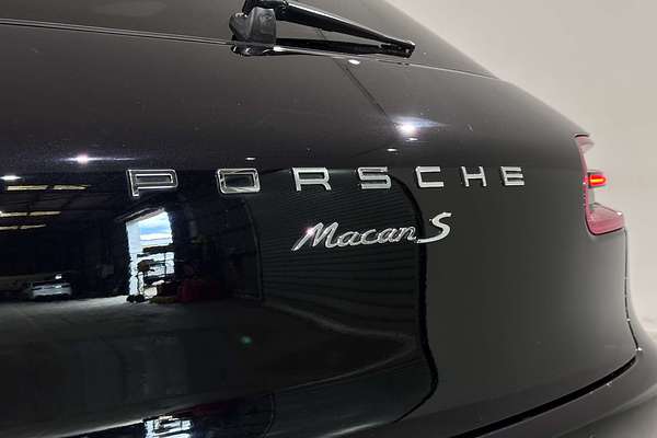 2015 Porsche Macan S 95B