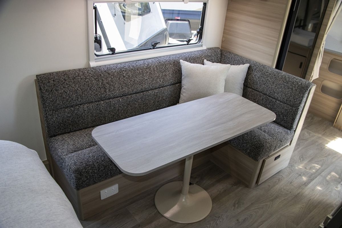 2024 Jayco DISCOVERY POPTOP 17.55-8.OB.DY-MY25