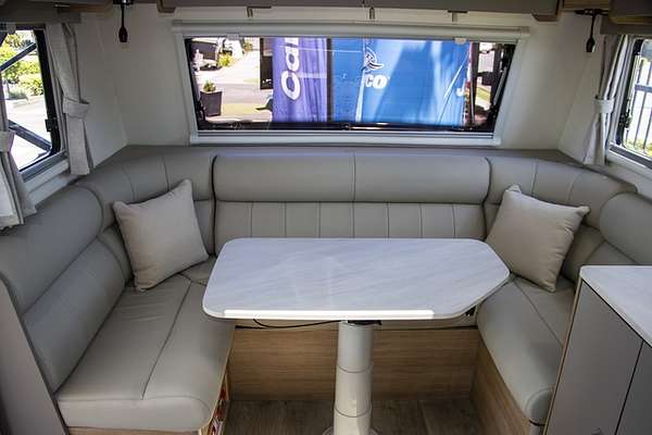 2024 Jayco SILVERLINE CARAVAN 21.65-3.OB.SL-MY25