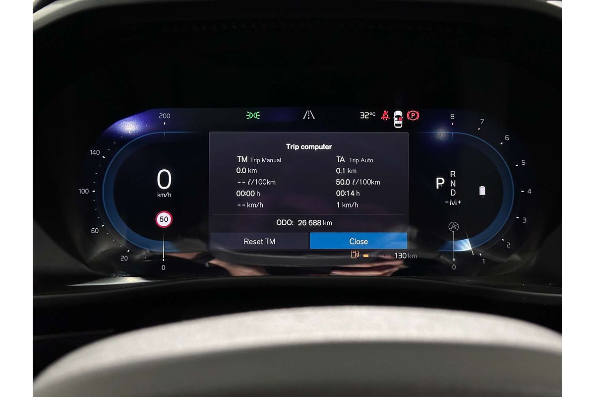 2022 Volvo XC40 Ultimate B4 Bright
