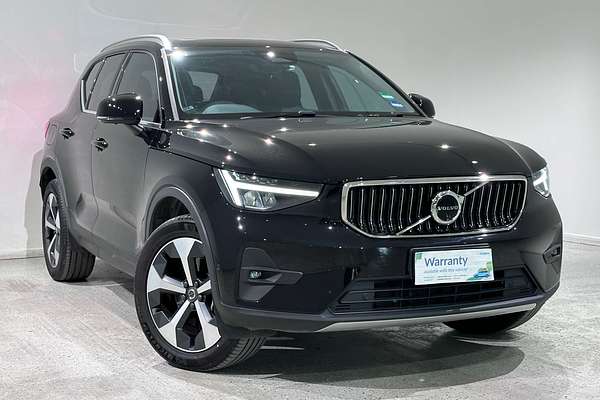 2022 Volvo XC40 Ultimate B4 Bright