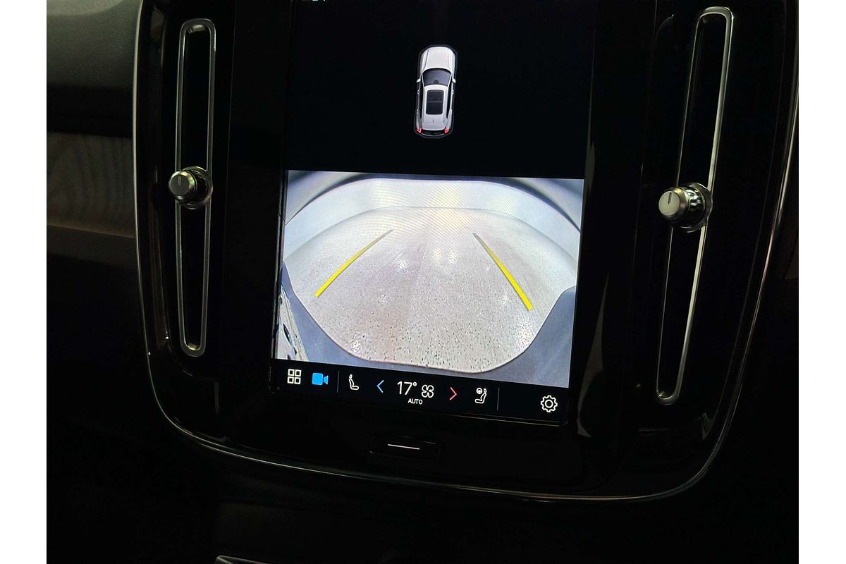 2022 Volvo XC40 Ultimate B4 Bright