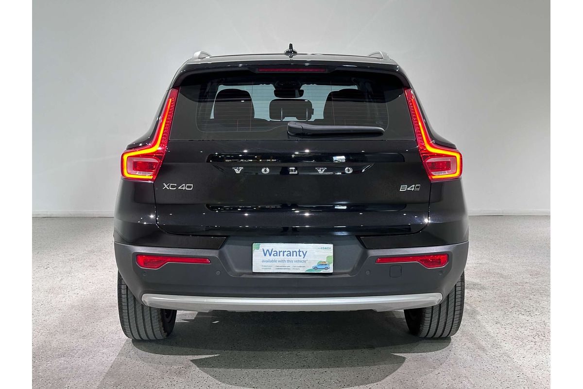 2022 Volvo XC40 Ultimate B4 Bright