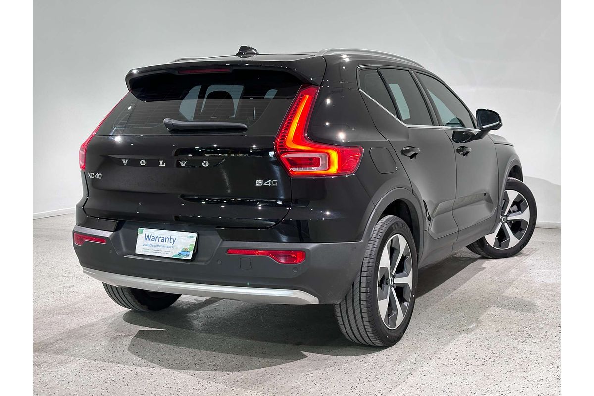 2022 Volvo XC40 Ultimate B4 Bright