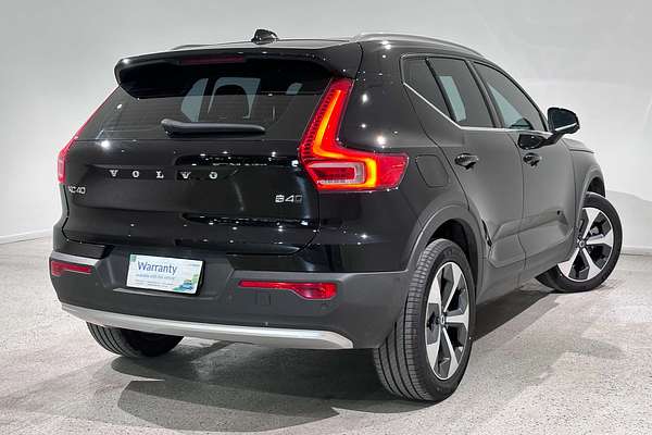 2022 Volvo XC40 Ultimate B4 Bright
