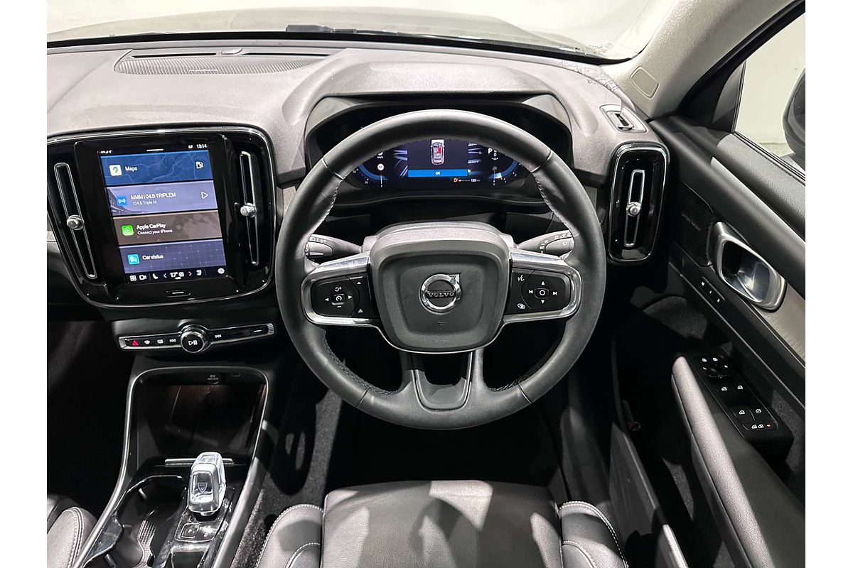 2022 Volvo XC40 Ultimate B4 Bright