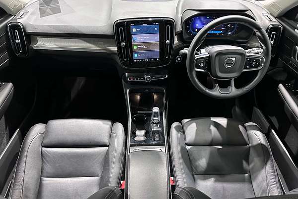 2022 Volvo XC40 Ultimate B4 Bright