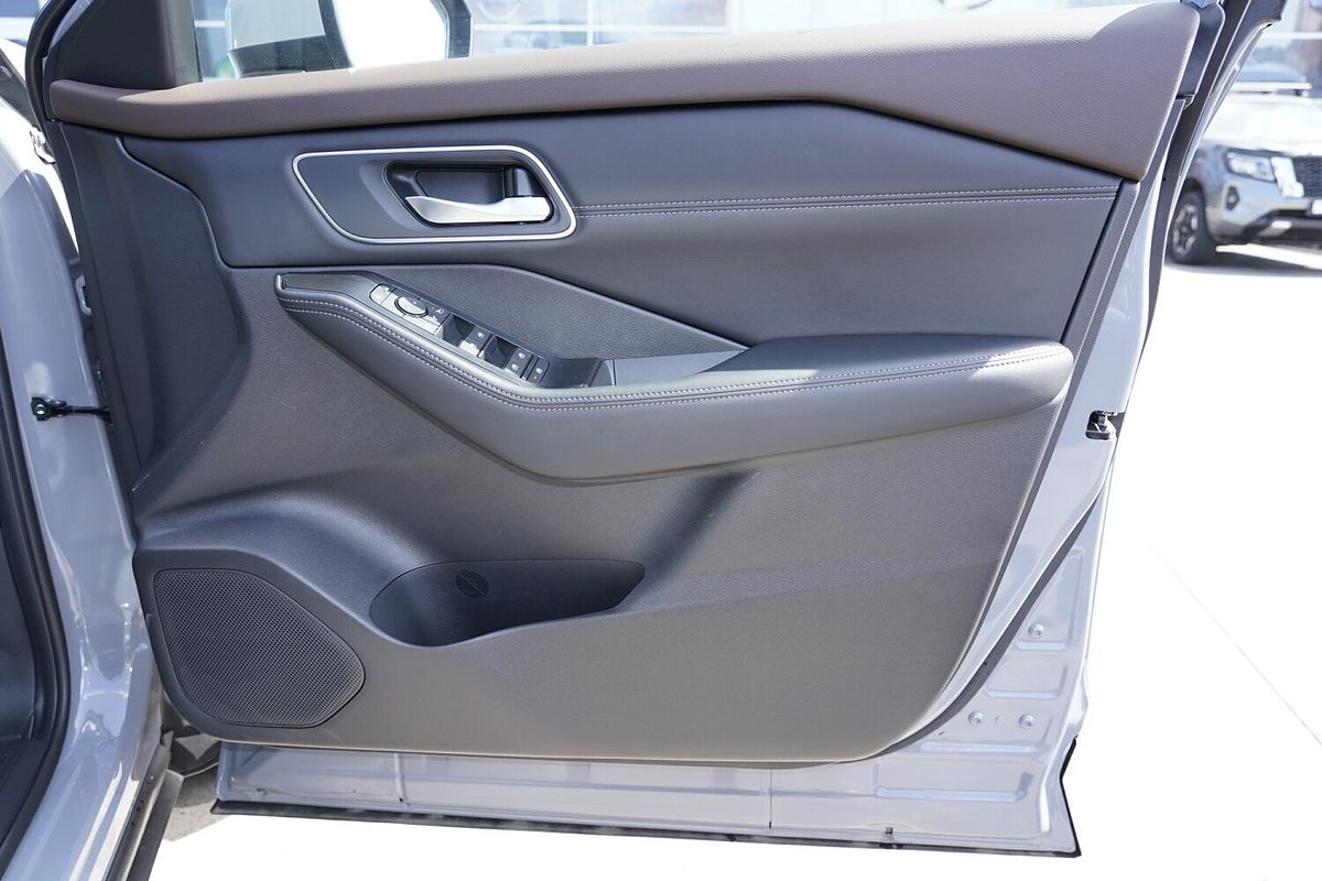2024 Nissan X-TRAIL ST-L T33