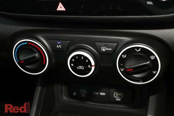2025 Hyundai Venue Active QX.V5
