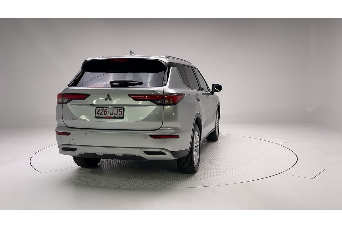 2023 Mitsubishi Outlander LS ZM