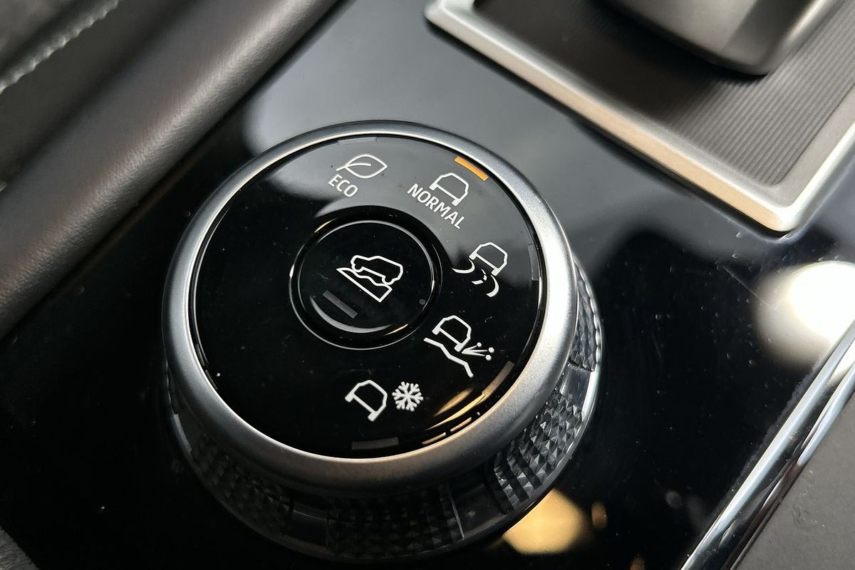 2023 Mitsubishi Outlander LS ZM