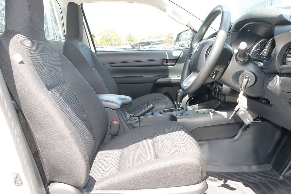 2024 Toyota Hilux SR GUN126R 4X4