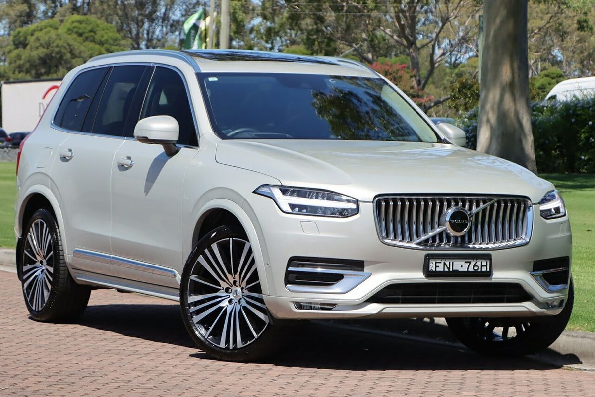 2022 Volvo XC90 B6 Inscription