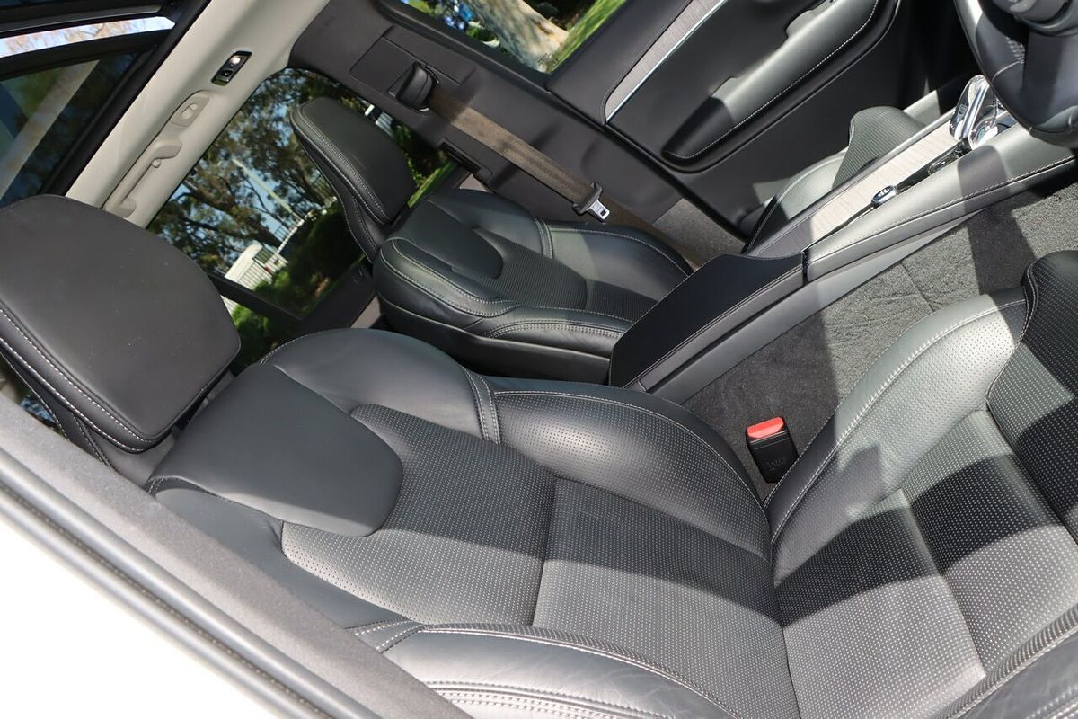 2022 Volvo XC90 B6 Inscription