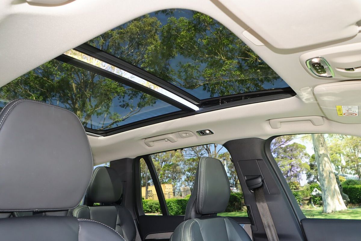 2022 Volvo XC90 B6 Inscription