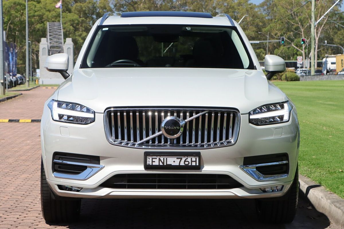 2022 Volvo XC90 B6 Inscription