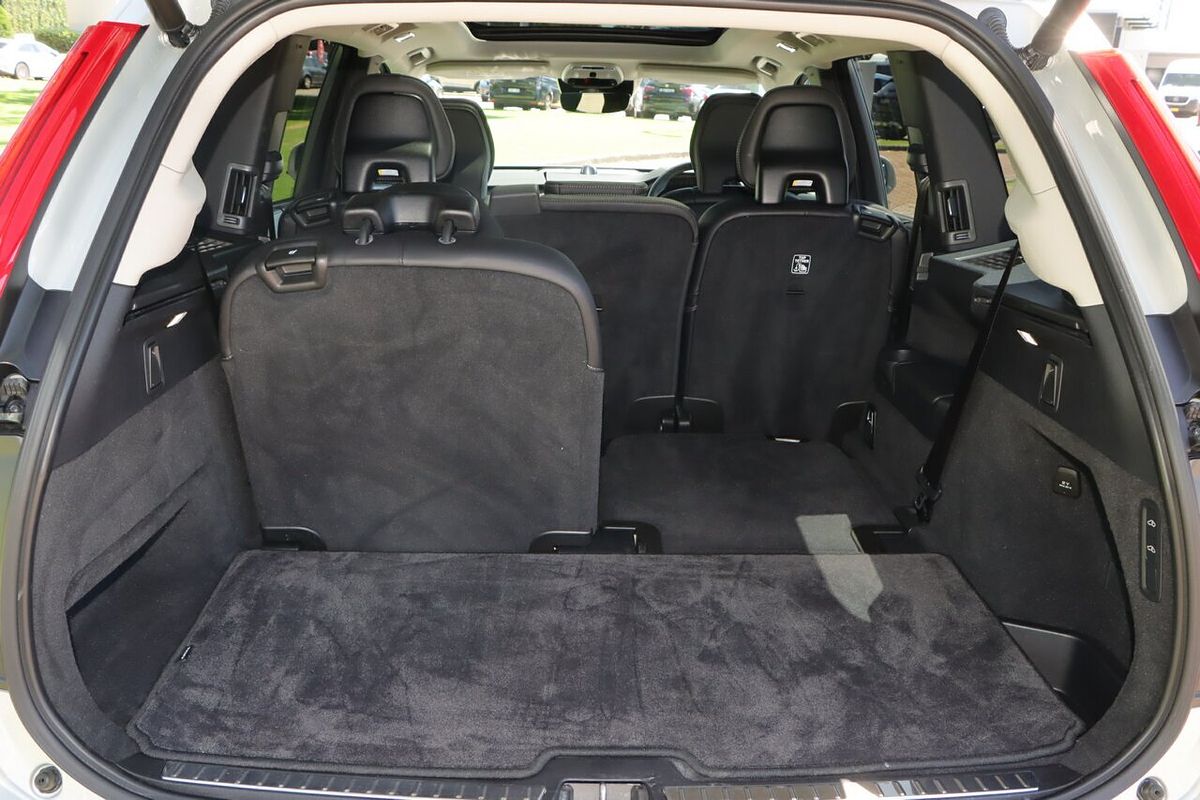 2022 Volvo XC90 B6 Inscription