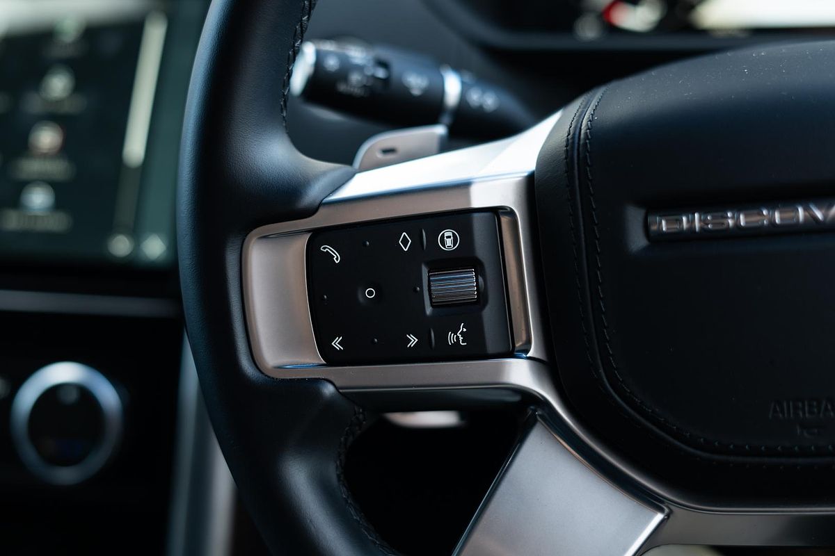 2023 Land Rover Discovery D300 Dynamic HSE Series 5
