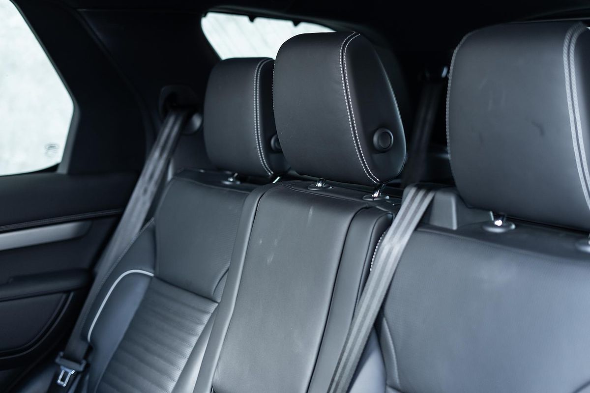 2023 Land Rover Discovery D300 Dynamic HSE Series 5