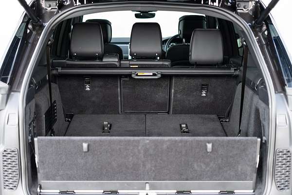 2023 Land Rover Discovery D300 Dynamic HSE Series 5