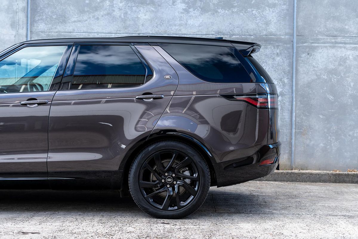 2023 Land Rover Discovery D300 Dynamic HSE Series 5