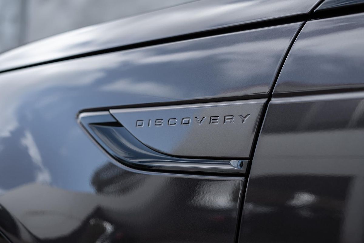 2023 Land Rover Discovery D300 Dynamic HSE Series 5