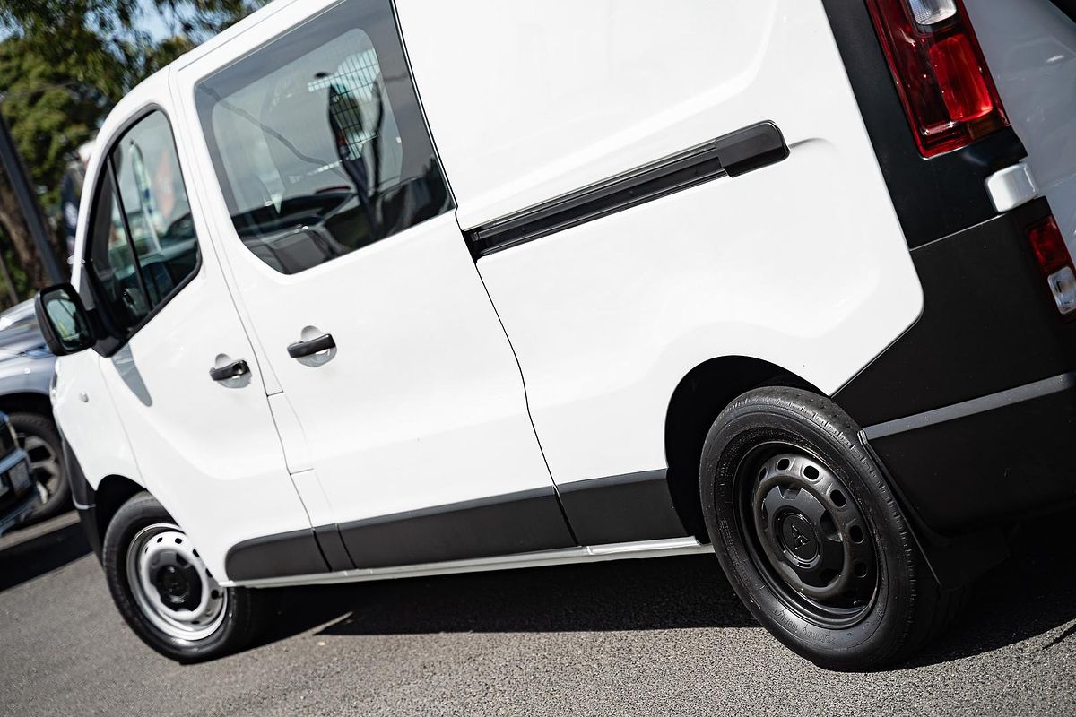 2020 Mitsubishi Express GLX SN LWB