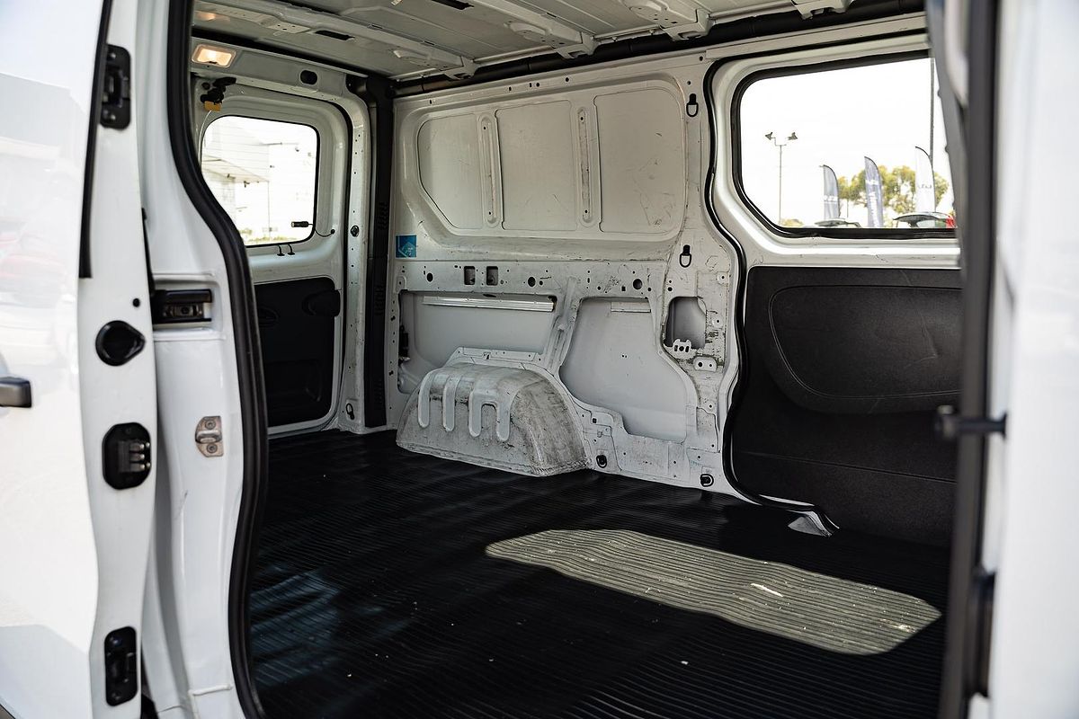 2020 Mitsubishi Express GLX SN LWB