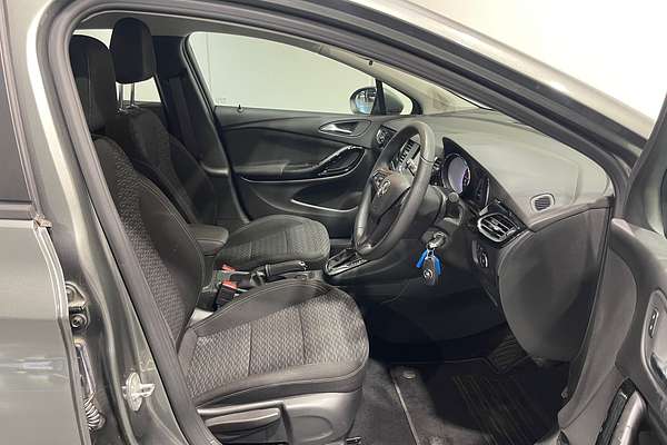 2019 Holden Astra R BK