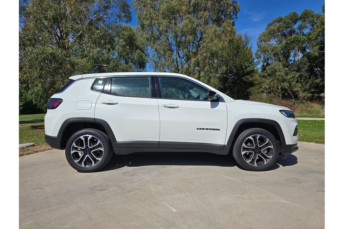 2023 Jeep Compass Limited M6