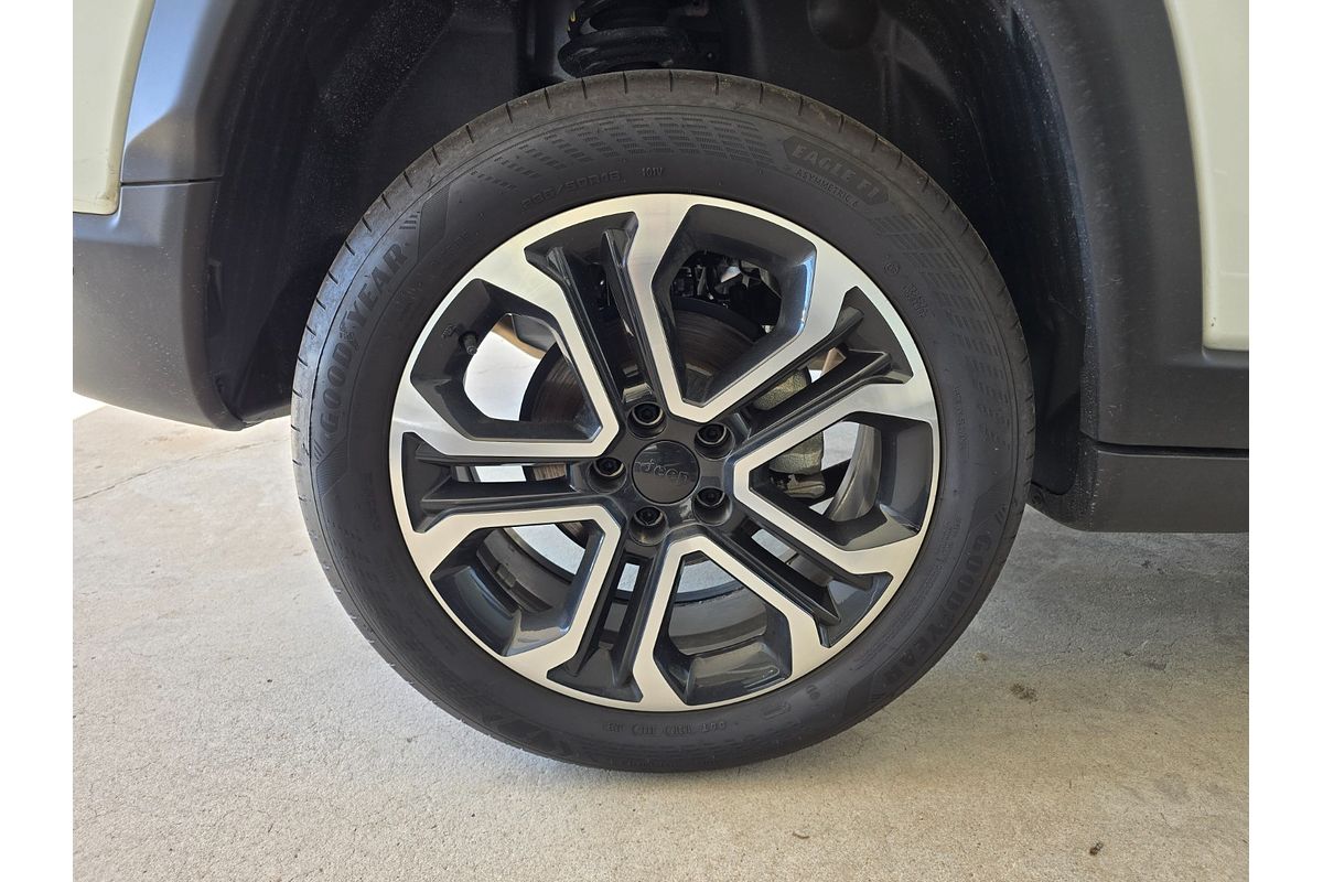 2023 Jeep Compass Limited M6