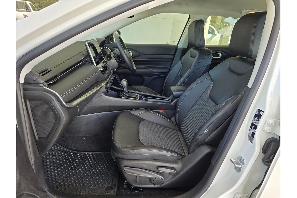2023 Jeep Compass Limited M6