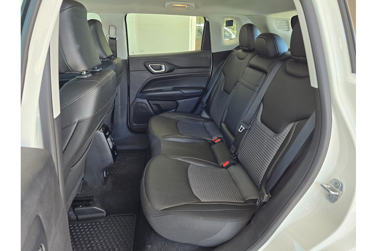 2023 Jeep Compass Limited M6