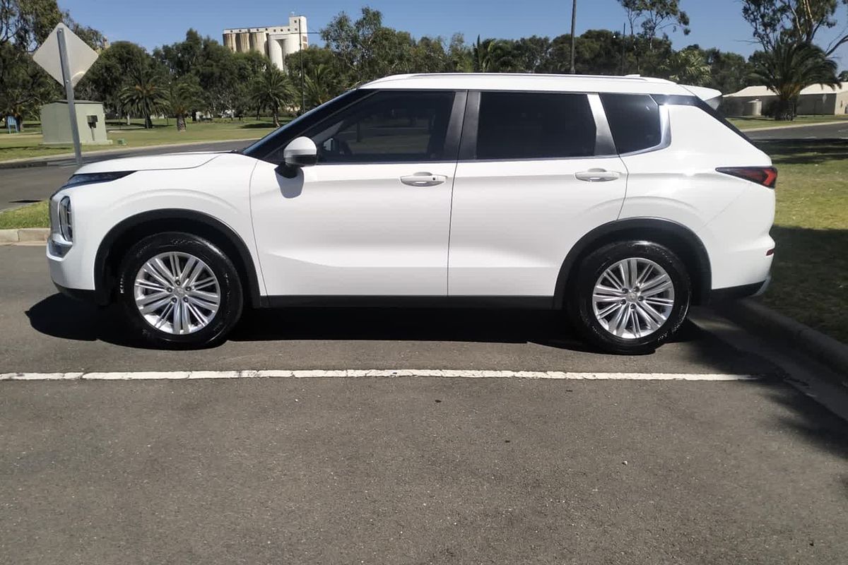 2021 Mitsubishi Outlander LS ZM