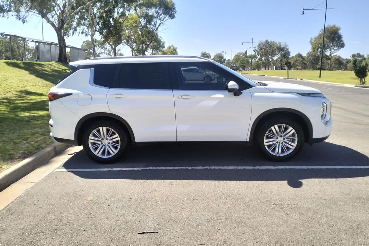 2021 Mitsubishi Outlander LS ZM