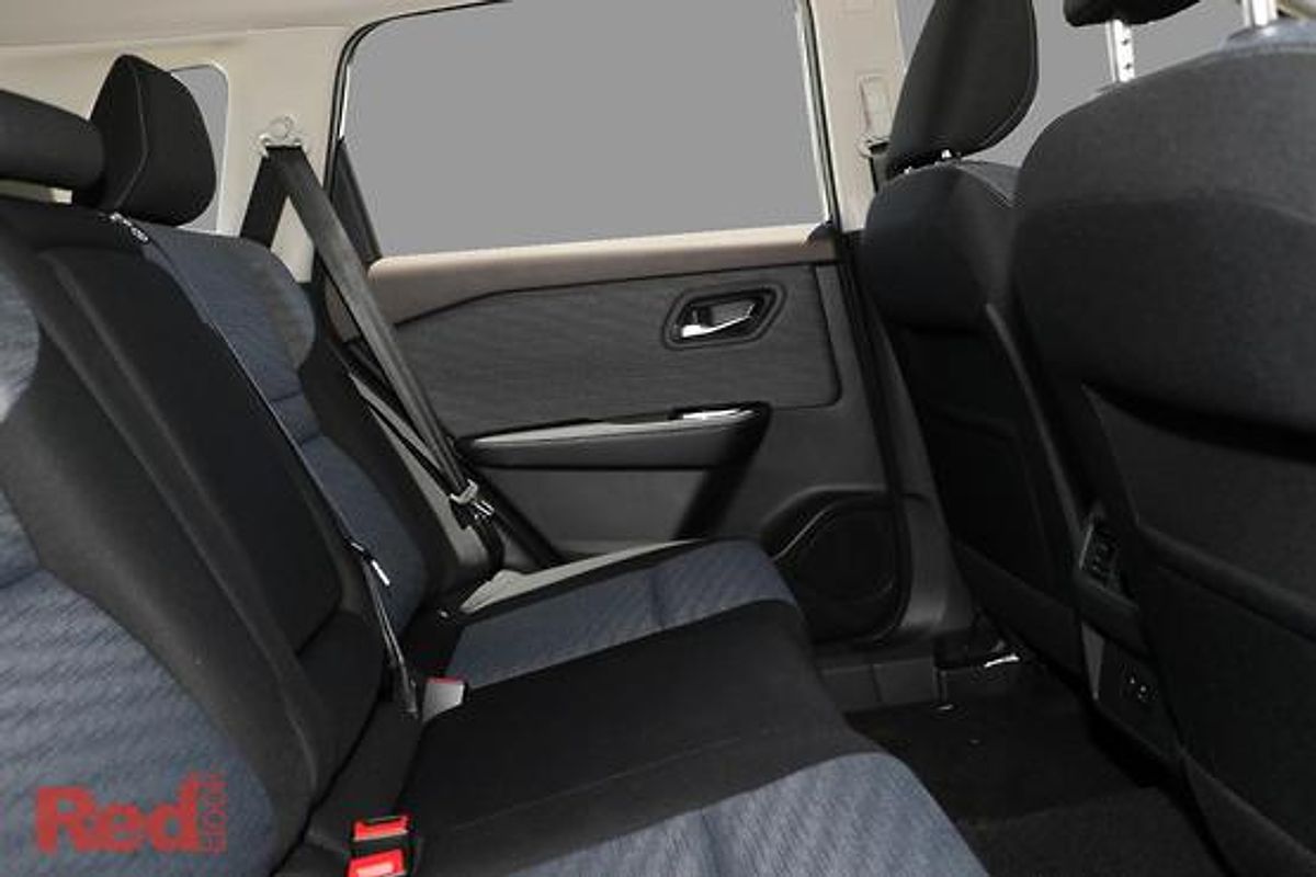 2025 Nissan X-TRAIL ST T33