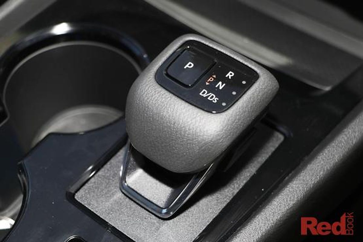 2025 Nissan X-TRAIL ST T33